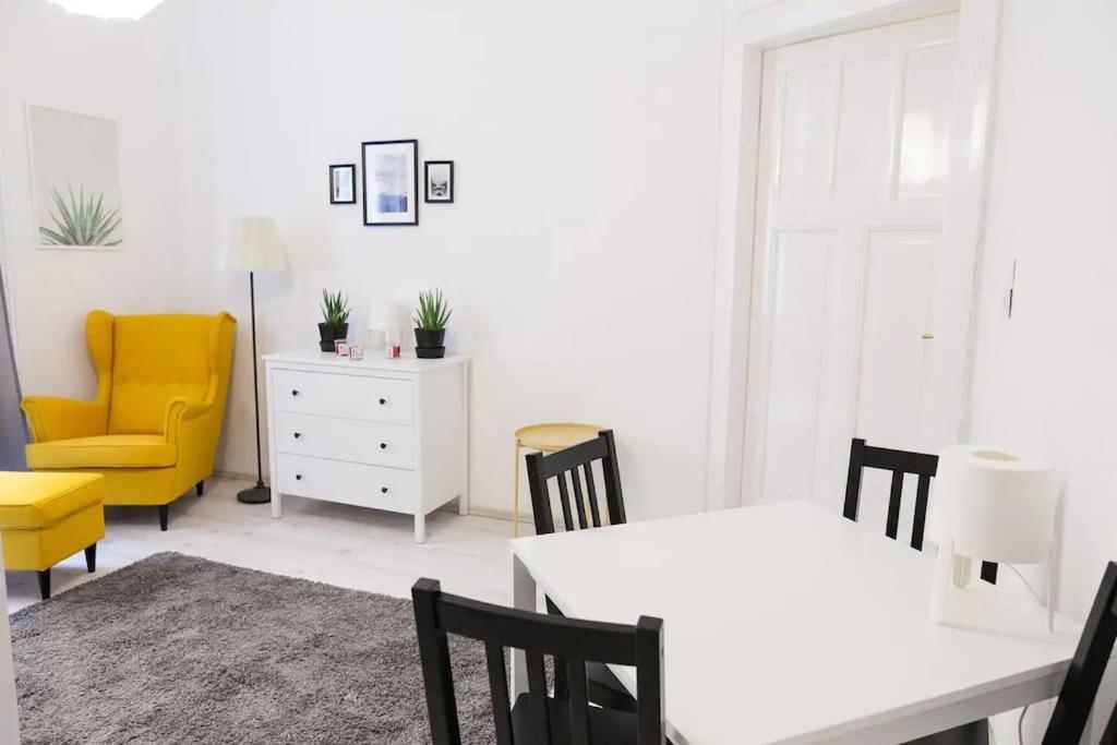 Central 30M2 A/C Apartment, 3 Min From Ny Cafe Βουδαπέστη Εξωτερικό φωτογραφία